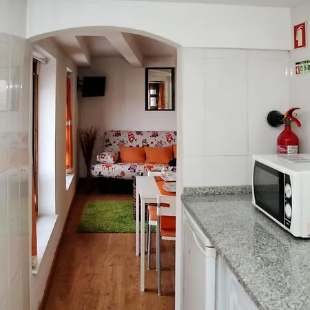 Amazing River Views - Charming Studio 아파트 *