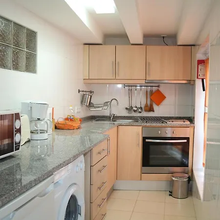 Amazing River Views - Charming Studio Apartment *